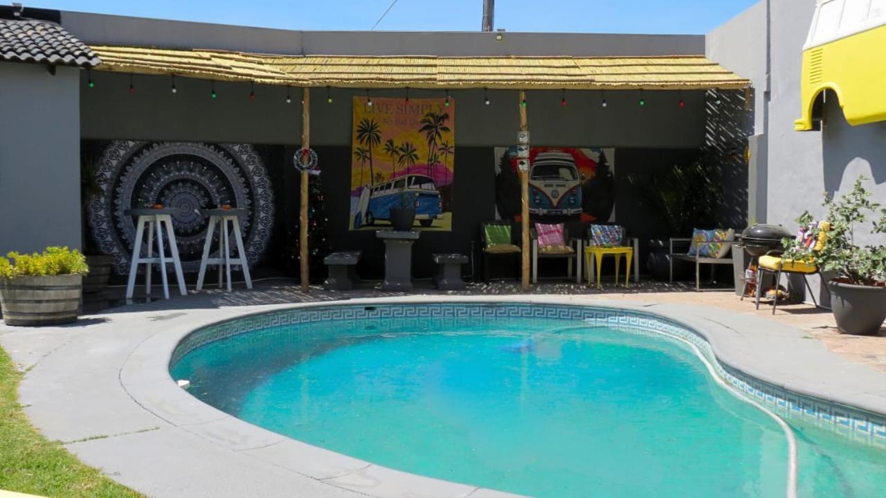 Kombi Cove Bloubergstrand Inn